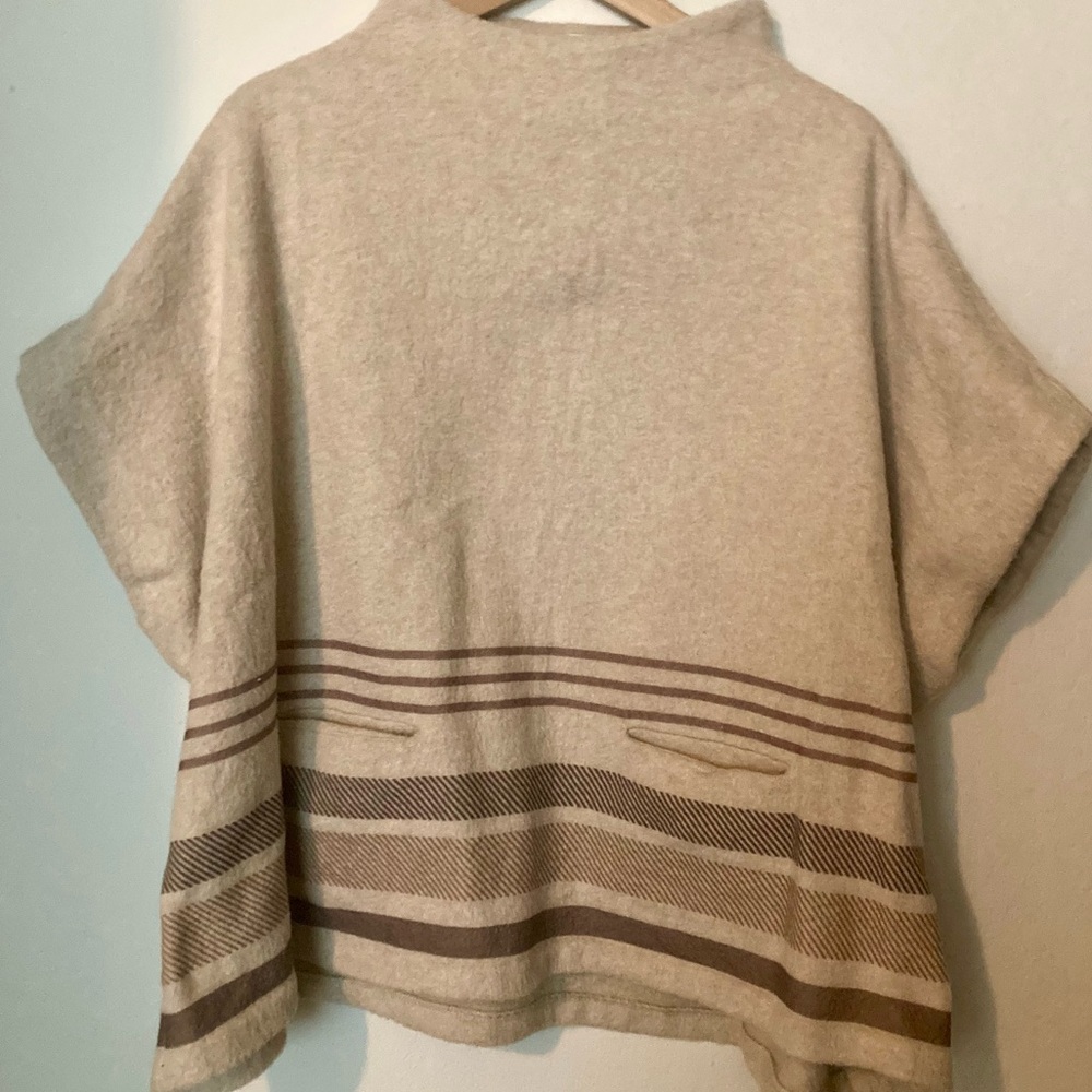 Faherty Park City Oversized Poncho Sweater XS/S Cream Brown Wool Blend Boho Chic - Picture 3 of 7